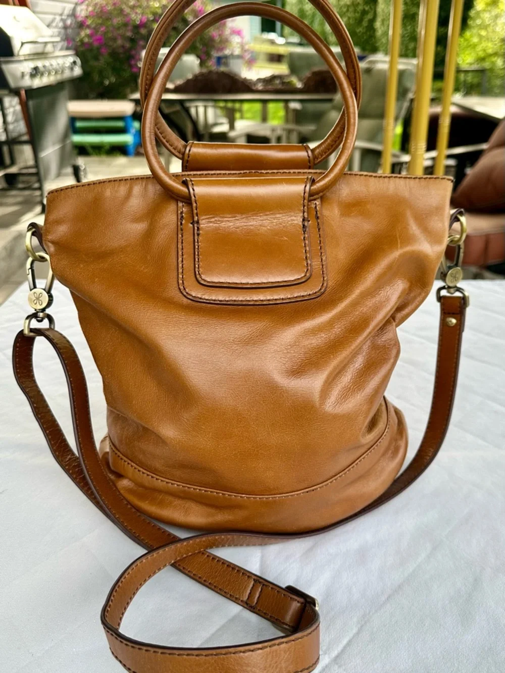 *HOBO* ‘SHEILA’ LEATHER BUCKET BAG* - Picture 3 of 9